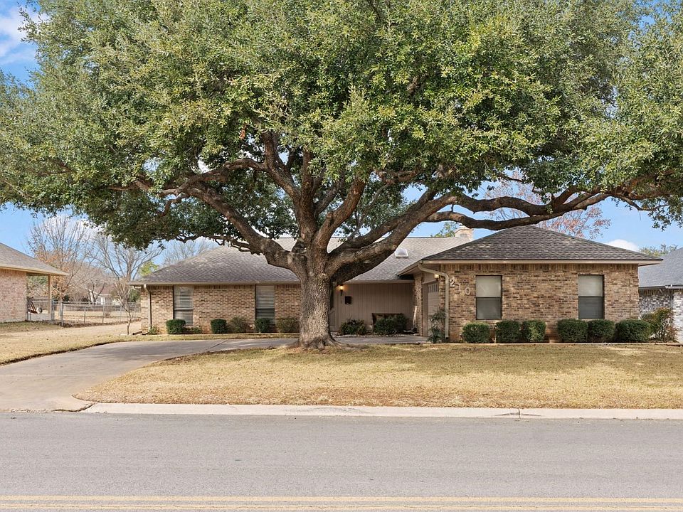 1st image of 210 Meadowlakes Drive