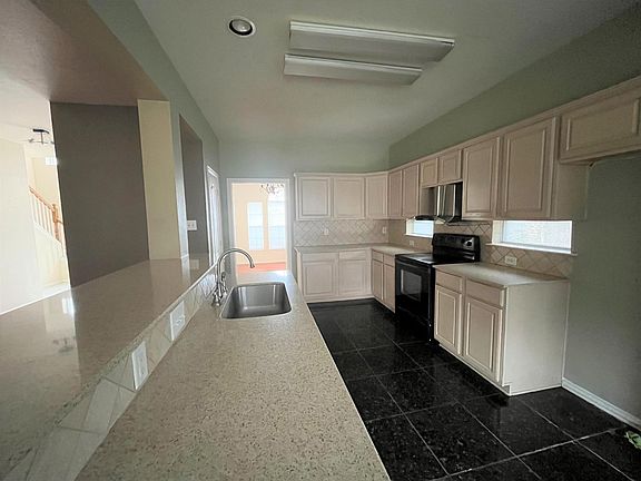 4th image of 4531 Julian Dr
