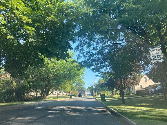 4th image of 10 S Pickel Ave