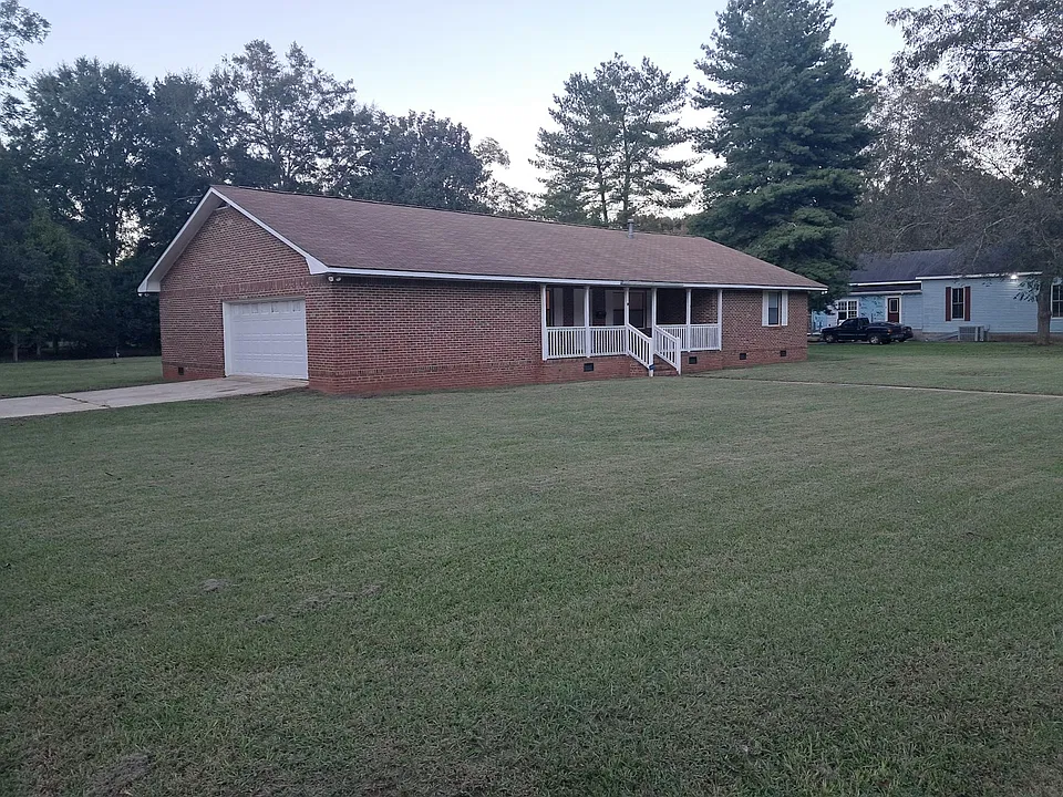 253 Meyer St