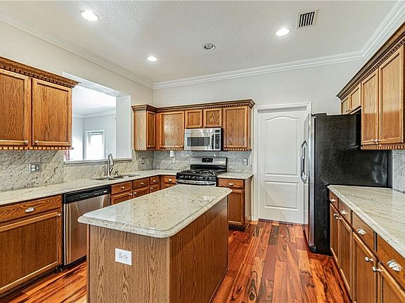 4th image of 15532 Lake Bella Vista Dr