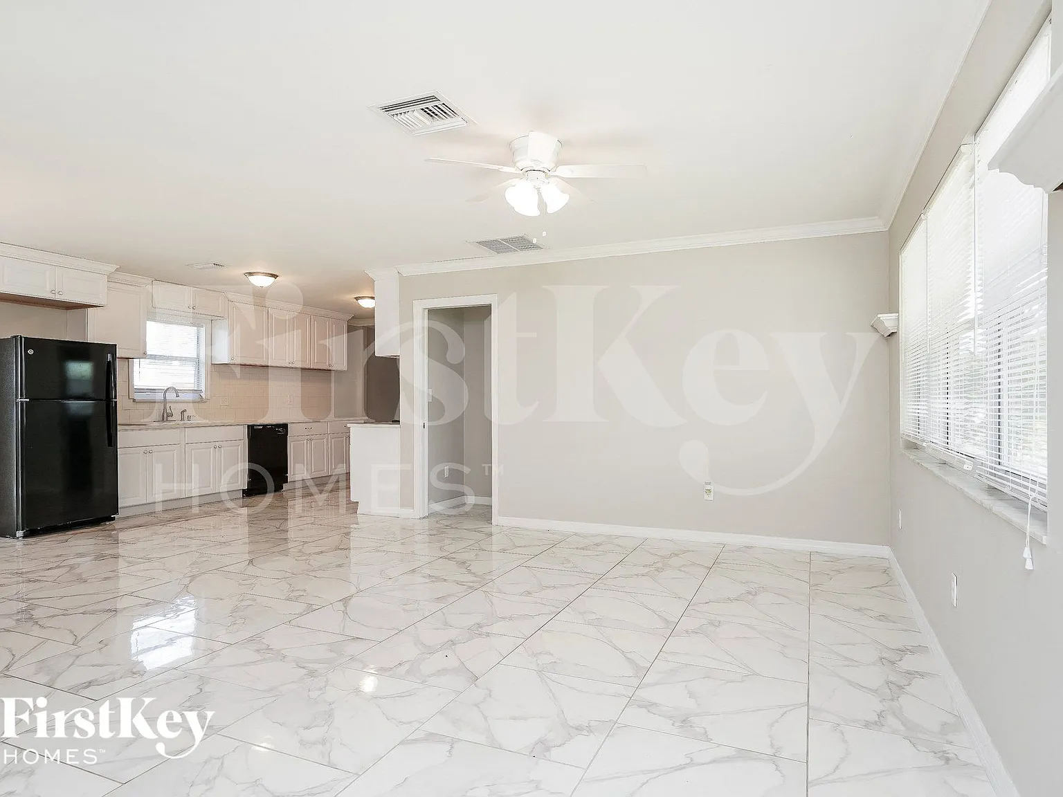 3 bed, 2.0 bath, 1517 sqft, $1,690 — Photo 2