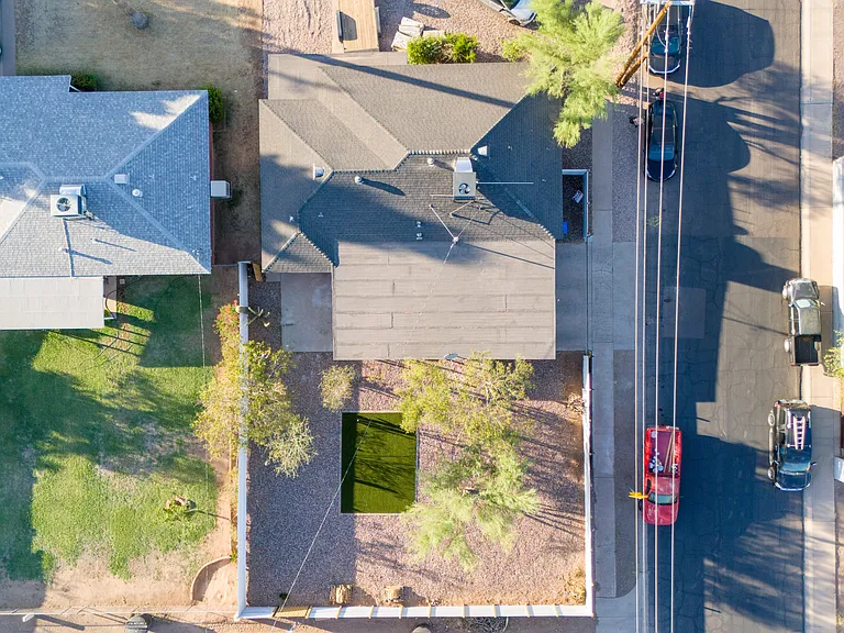 2043 E Oak St — Photo 19