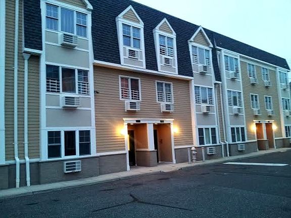 5th image of 9236 Holland Ave