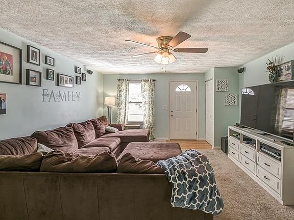 3rd image of 7751 Redmaple Ct