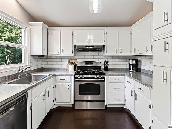 5th image of 9130 Sahler St