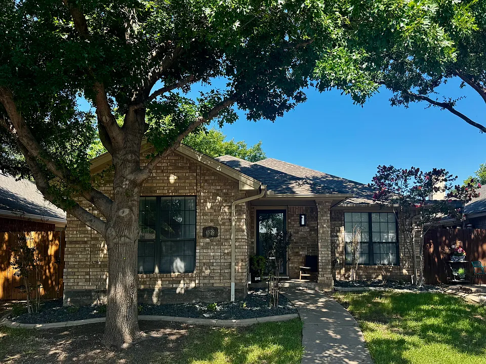 4529 Shingle Oak Ln