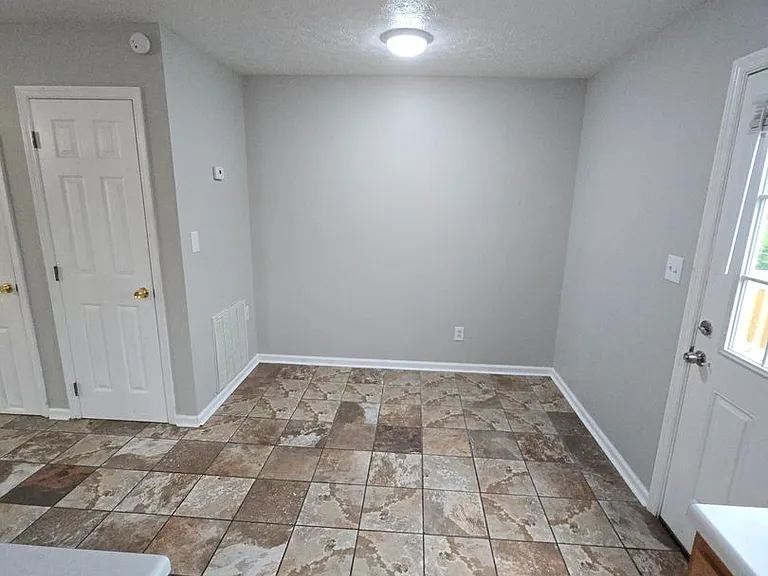 434 Hillside Dr — Photo 13