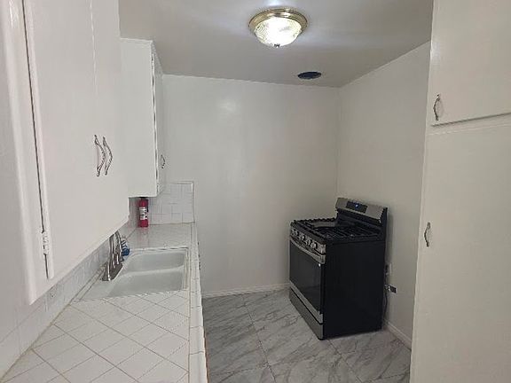 2nd image of 815 Pacific Ave APT 11