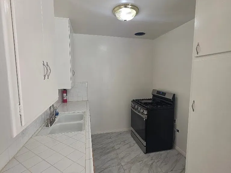 815 Pacific Ave #11 — Photo 2
