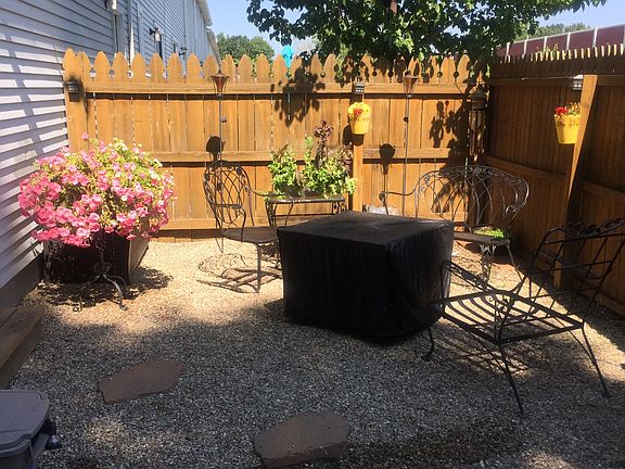 3rd image of 6831 Kirkwood Dr