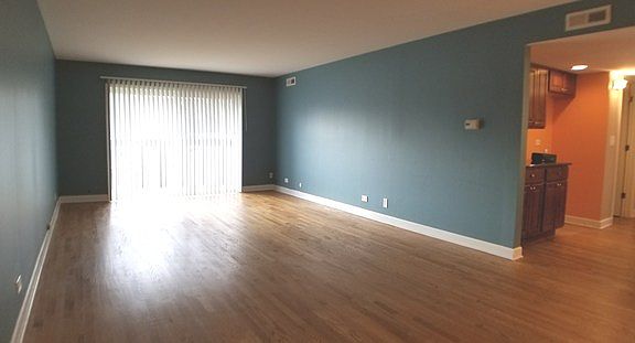 2nd image of 16W505 Mockingbird Ln APT 201