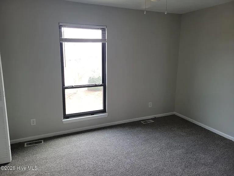 19 Upton Ct — Photo 16