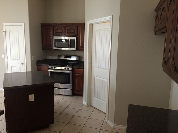 5th image of 2404 Beaver Bend Ln