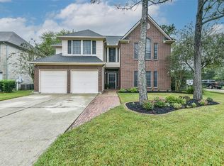 1040 Chesterwood Dr, Pearland, TX 77581