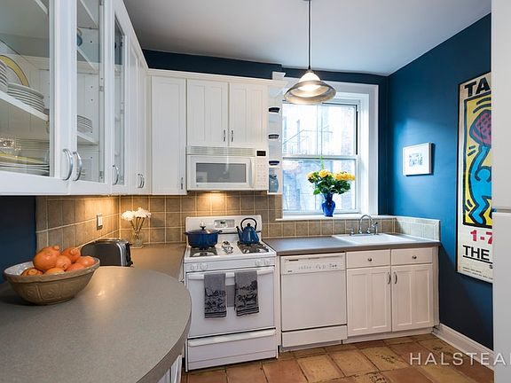 5th image of 133 8th Ave APT 3D