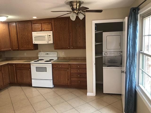 1st image of 604 Georgetown C Dr
