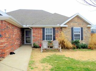 1305 Humphrey St, Pea Ridge, AR 72751