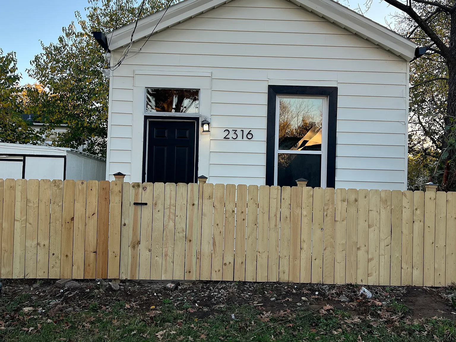 2316 Tyler Ave — Photo 1