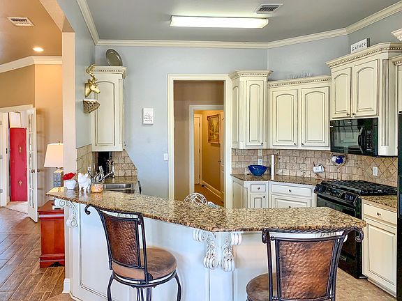 3rd image of 119 Darren St