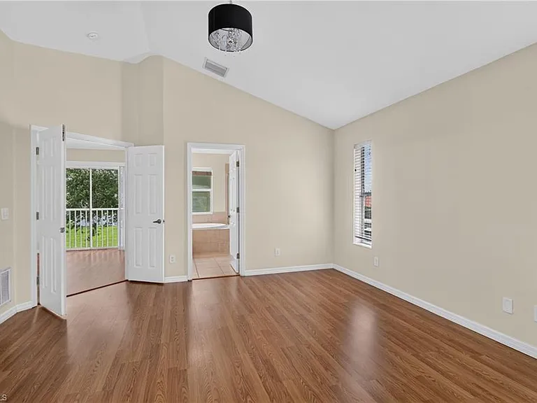 523 SE 25th Ln — Photo 19