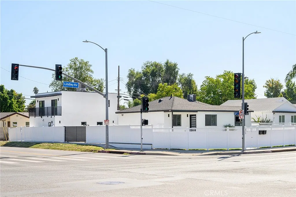 3 bed, 1266 sqft, $3,750 — Photo 1