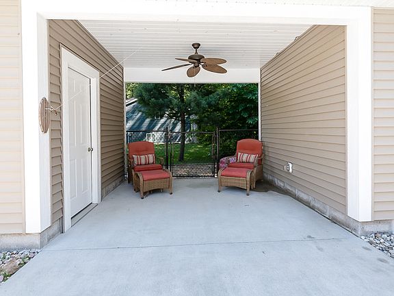 5th image of 6727 E Point Dr