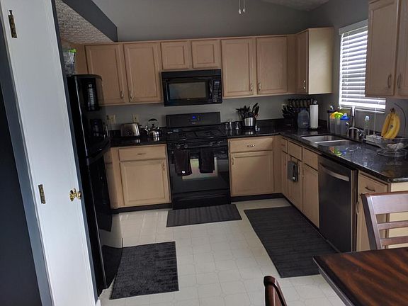 5th image of 9055 Holquest Dr