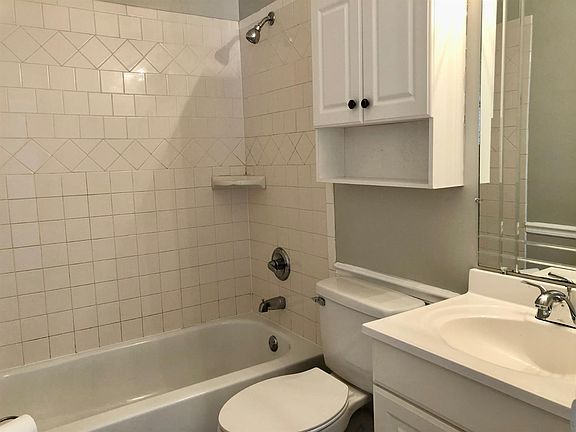 4th image of 501 Shelby St