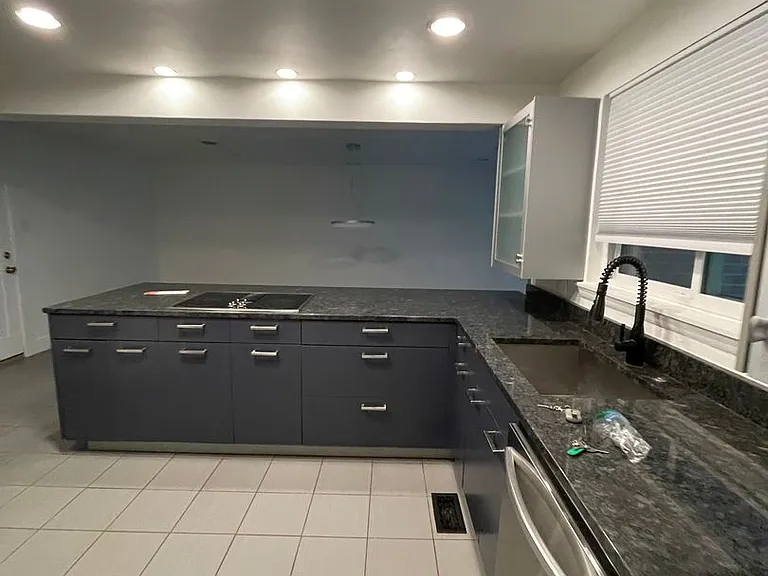 249 Newport St — Photo 2