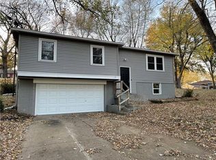 2120 Aqueduct Pl, Independence, MO 64057