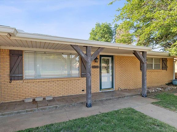 2nd image of 209 Willowwood Ln