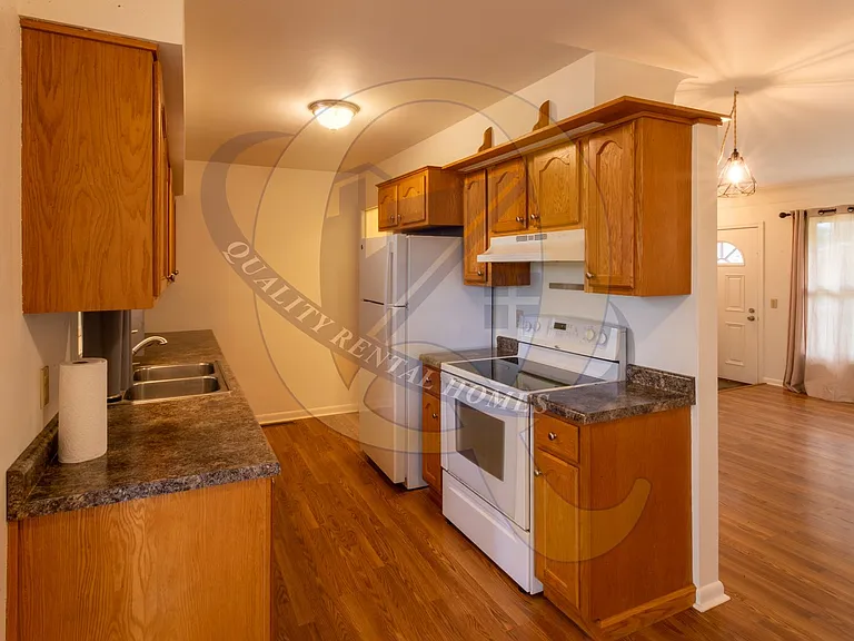 4380 Old Colony Dr — Photo 4