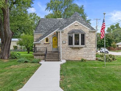 2000 Summit AVENUE, Waukesha, WI, 53188