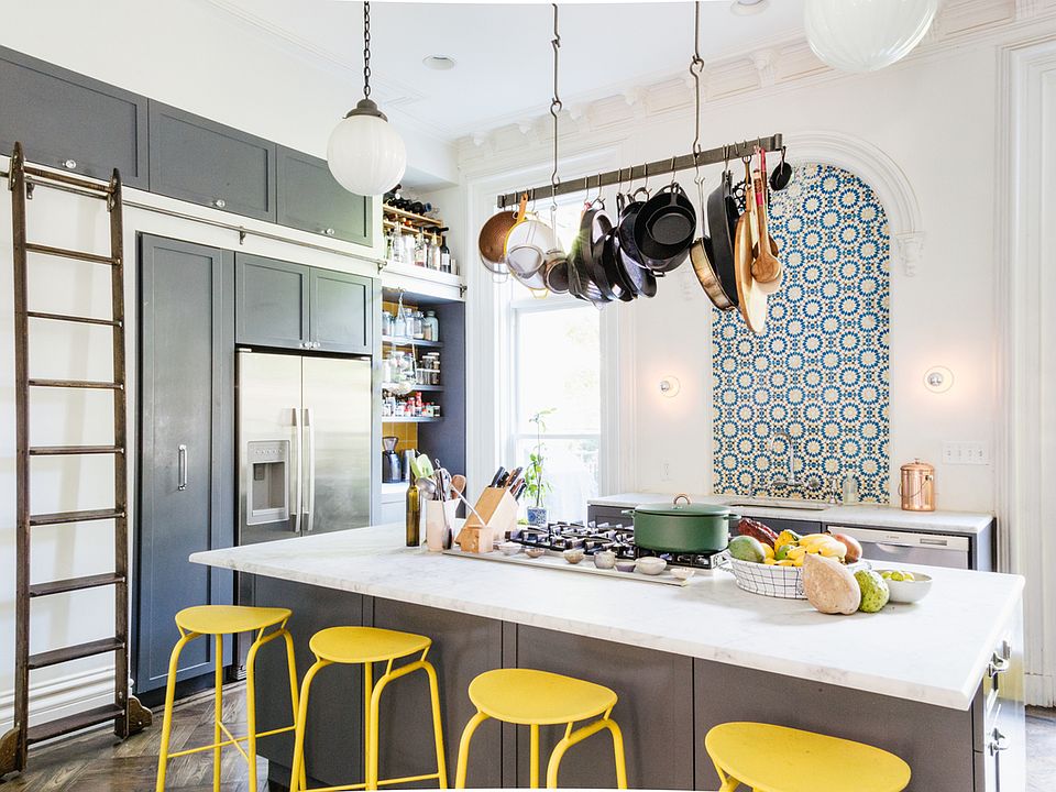 1st image of 107 Cambridge Pl #1