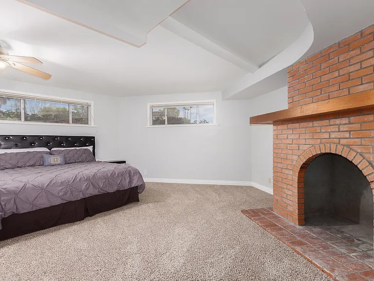 1701 N Barkley — Photo 24