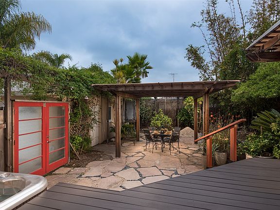 3rd image of 4536 Estrella Ave