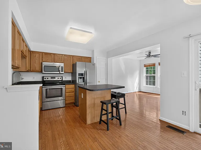 15044 Gaffney Cir — Photo 12