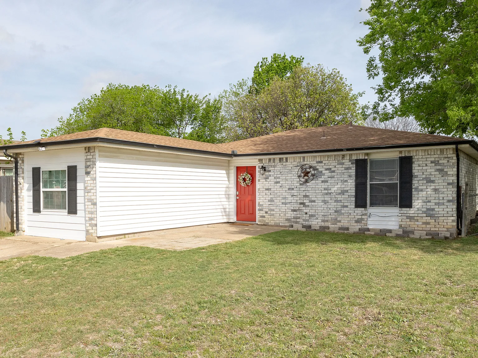 4 bed, 1313 sqft, $4,000 — Photo 4