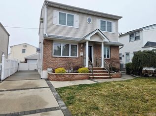 157 Barwick Boulevard, Mineola, NY 11501