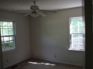 111 Paddle Wheel Dr, Lagrange, GA 30240