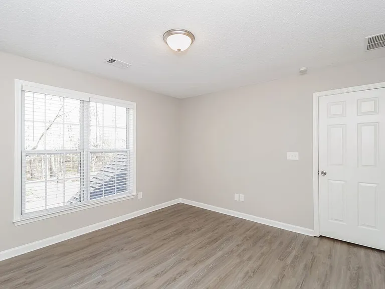 191 Regent Pl — Photo 16
