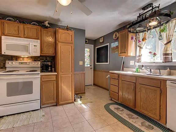 2nd image of 9034 Evergreen Dr