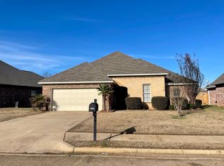 404 Silver Hl, Pearl, MS 39208