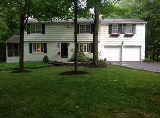 4 Edgewood Pkwy, Fayetteville, NY 13066