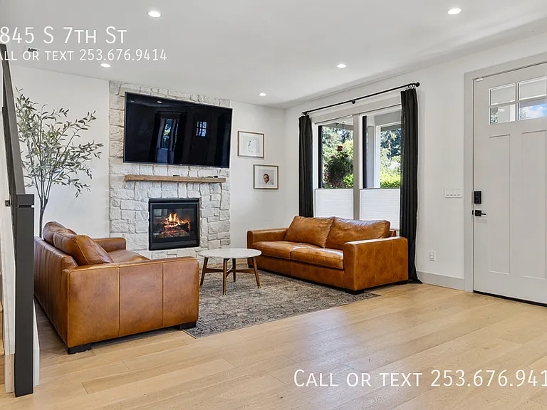 4845 S 7th St — Photo 6