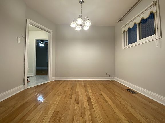 3rd image of 92 Holwood Ave