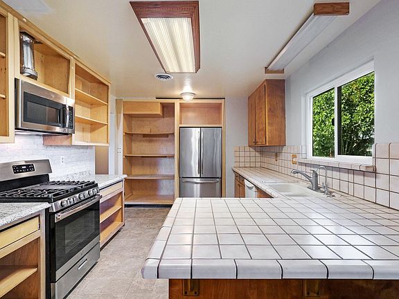 5th image of 22785 W Jorgenson Ln