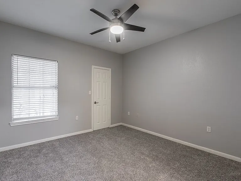 1521 Bagby Ave #D — Photo 3