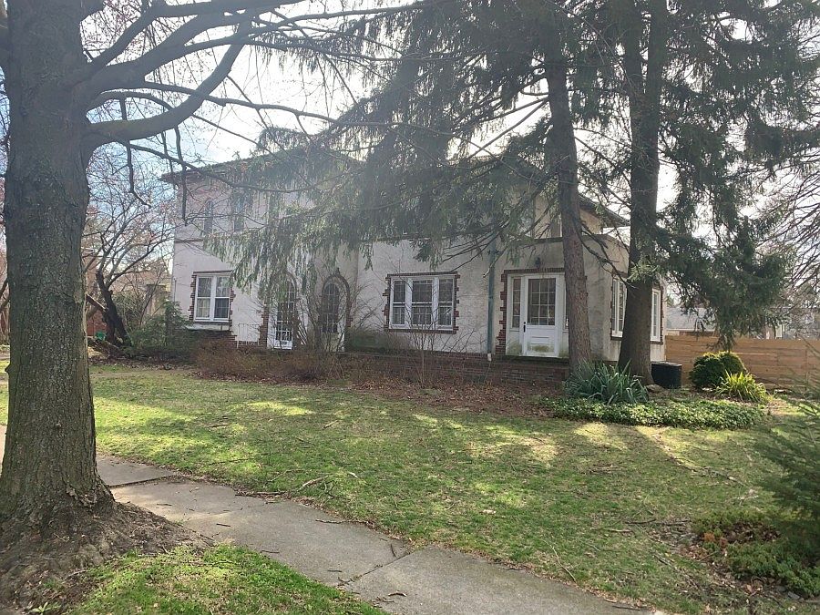 2nd image of 2548 W Tilghman St